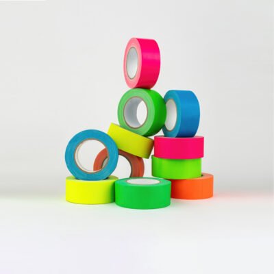 Megatape-UT70-Fluor-gaffa-tape-25-mm-x-25-mtr-Roze-5-rollen-Tapes-2-1-400×400